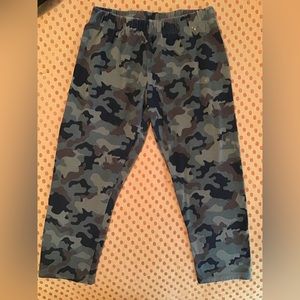 Camo Capri Leggings , Med. 7/8,